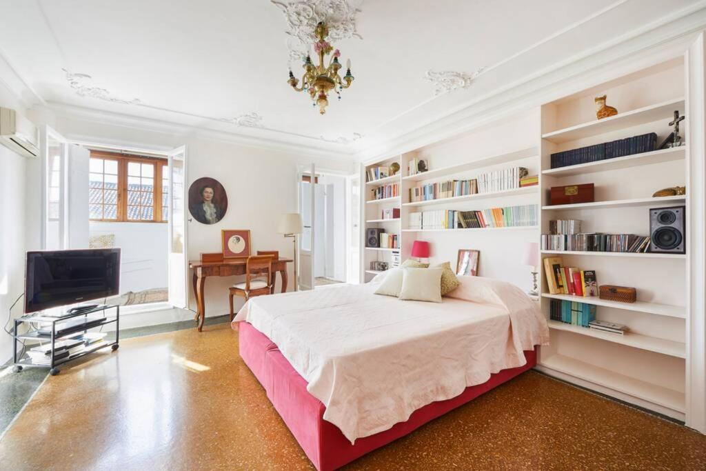 Ca' Fenice, Charming Apartment In San Marco, Sleep 7 Венеция Екстериор снимка