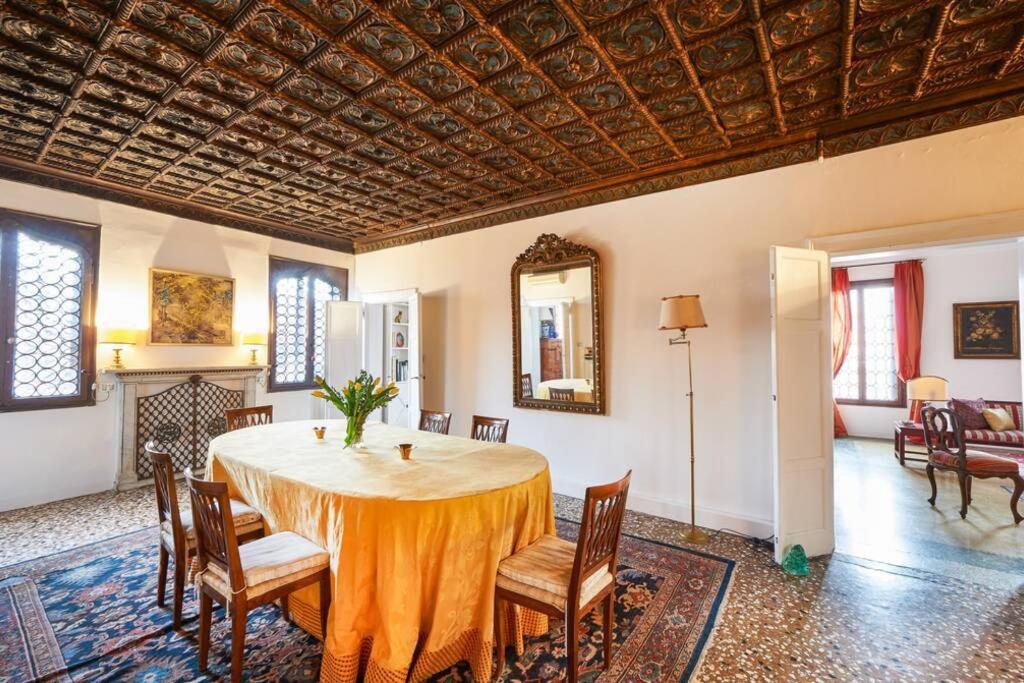 Ca' Fenice, Charming Apartment In San Marco, Sleep 7 Венеция Екстериор снимка