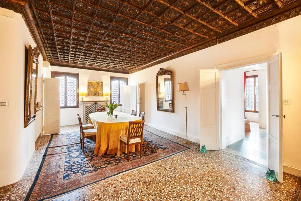 Ca' Fenice, Charming Apartment In San Marco, Sleep 7 Венеция Екстериор снимка
